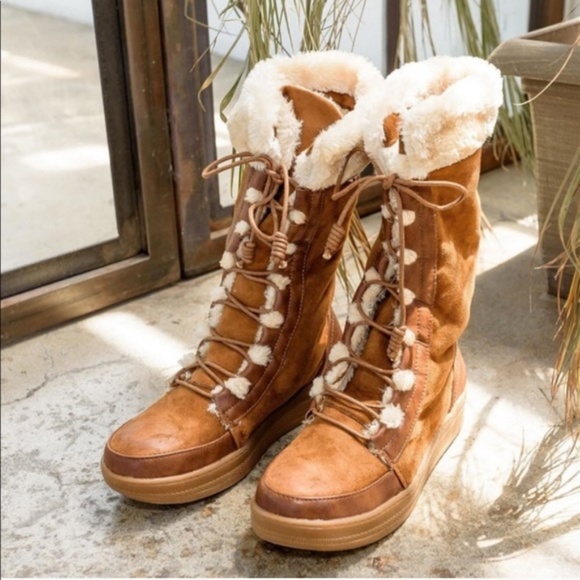 Shoes - CAMEL SO WARM fur lined BOOTS- Shoe